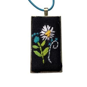 Handmade Embroidery Necklace Daisy Flower - Rectangle Bezel